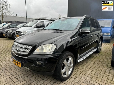 Mercedes-Benz M-klasse 350 AUTO ROOKT MOTOR ZOOMT