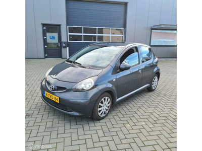 Toyota Aygo 1.0-12V +