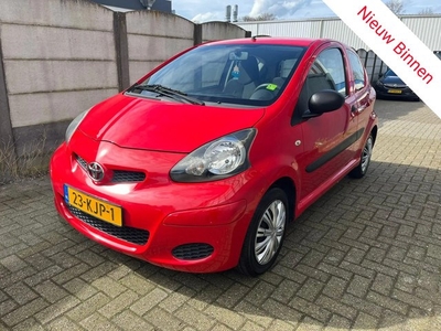 Toyota Aygo 1.0 12V 3-DRS 2010 LAGE KMSTAND/ NETTE AUTO!