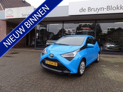 Toyota Aygo 1.0 VVT-i x-play Apple carplay / Android auto