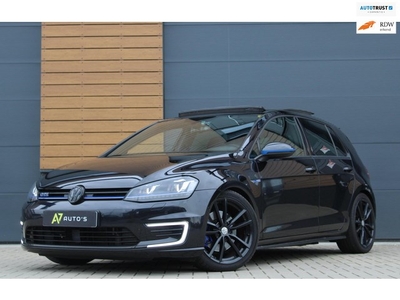 Volkswagen Golf 1.4 TSI GTE/PANO/KEYLESS/FRONT