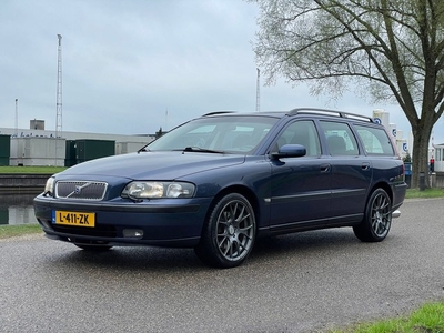 Volvo V70 2.5 T ((GERESERVEERD))