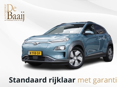 HYUNDAI KONA EV Premium 64 kWh | Excl. €2.000,- subsidie (SEPP) | Schuif- kanteldak | HUD | Stuur- stoelverwarming |