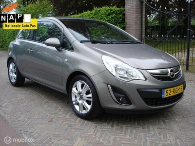 AUTOMAAT OPEL CORSA 1.2-16V COSMO Verkocht !