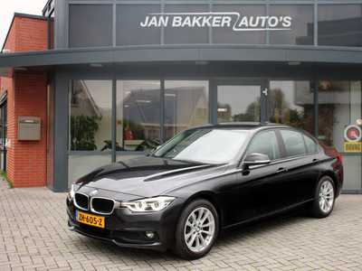 BMW 3-SERIE 318d Edition Luxury Line | Clima | Camera | Navi | Rijklaar