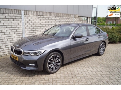 BMW 3-serie 320i Business Edition Plus Sport Autom Leder