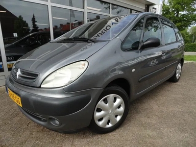 Citroën Xsara Picasso 1.8i-16V Différence 2