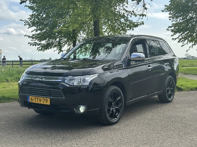 Mitsubishi Outlander 2.0 PHEV Instyle * Navi * Leder * Pano * Dealer-Auto! *