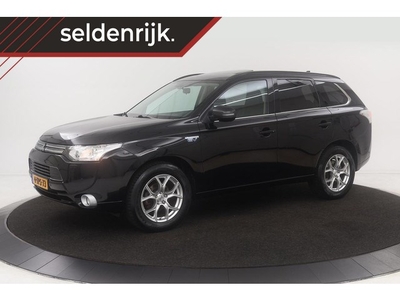 Mitsubishi Outlander 2.0 PHEV Instyle Schuifdak Leder