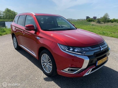 Mitsubishi Outlander 2.4 PHEV Intense +