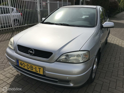 Opel Astra 1.8-16V Sport