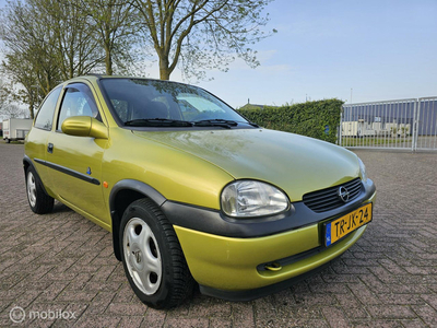 Opel Corsa 1.4i World Cup Nieuwe Apk