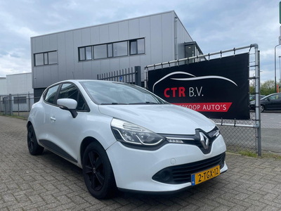 Renault Clio 1.5 dCi ECO 5D (bj 2014) NAVI/AIRCO/LMV/NIEUWE APK!