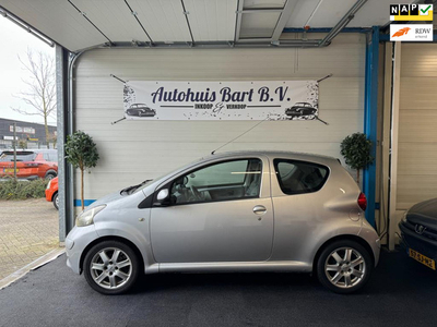 Toyota Aygo 1.0-12V Stuurbekrachtiging! Elektrische ramen! Sportvelgen! APK! NAP rapport!