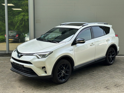 Toyota RAV4 2.5 Hybrid Black Edition l Schuifdak l Trekhaak l Volledig Dealer Onderhouden l