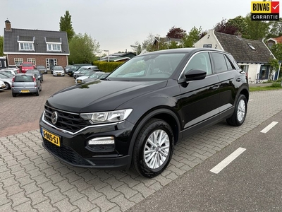 Volkswagen T-Roc 1.5 TSI DSG, Trekhaak, Navi + Carplay