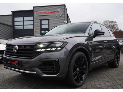 Volkswagen Touareg 3.0 TDI R-Line | Panorama | Luchtvering | Elek trekhaak | Massage | Luxe leder | 360 cam | Adaptieve cruise |