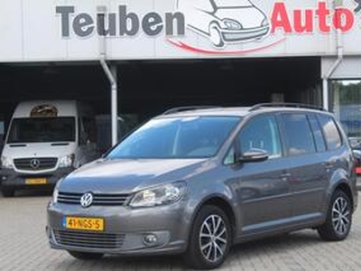 Volkswagen TOURAN 1.2 TSI Comfortline BlueMotion Navigatie, Climate control, Cruise control, Trekhaak, Elektrische ramen