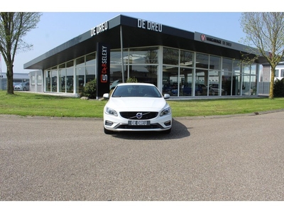 Volvo V60 2.0 T4 Business Sport