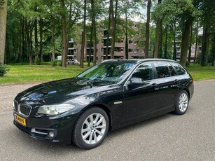 BMW 5-serie Touring 520d High Executive AUT Zwart leder 2015