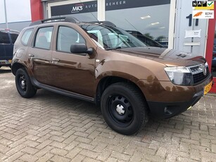 Dacia Duster 1.6 Lauréate 4X4 Trekhaak/Airco