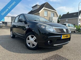 Dacia Sandero 1.2 Blackline (bj 2010)