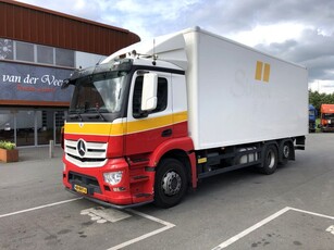 Mercedes-Benz Antos 2543 6x2 mit Koffer (bj 2014)