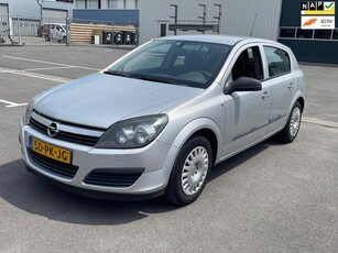 Opel Astra 1.4 Essentia Airco Cruise control Trekhaak