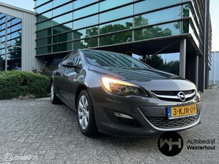 Opel Astra 1.4 Turbo Berlin nieuwe APK Navi parkeersensor