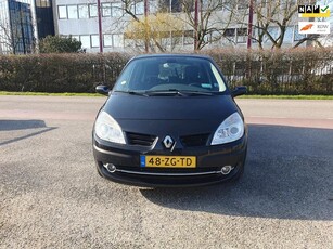 Renault Grand Scénic 2.0-16V Tech Line 7p.