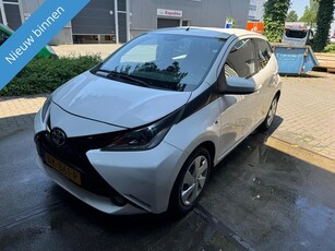 Toyota Aygo 1.0 VVT-i x-play Airco/Camera/nap VERKOCHT!!