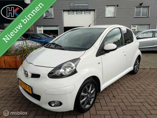 Toyota Aygo 5-deurs 1.0-12vvt-i Dynamic Navigator Airco LM14