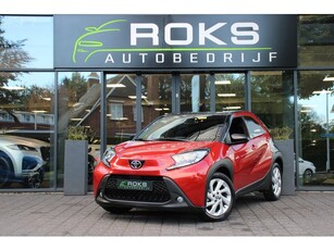 Toyota Aygo X 1.0 VVT-i S-CVT first Two-Tone Automaat