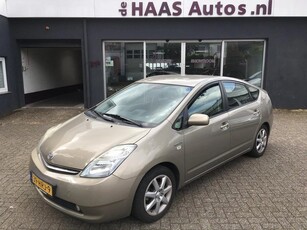 Toyota Prius 1.5 VVT-i Business Edition / YOUNGTIMER /