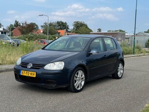 Volkswagen Golf 1.6 FSI Trendline