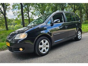 Volkswagen Touran 1.9 TDI Highline Automaat ! 2e Eigenaar !