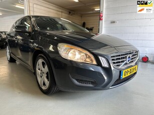 Volvo V60 1.6 T3 Kinetic goedonderhouden!