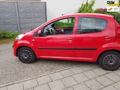 Peugeot 107 1.0-12V XS NIEUWE APK