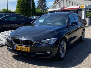 BMW 3-serie 320i Touring High Exe Sportline Automaat 2013