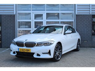 BMW 3-serie 330e eDrive Edition / Carplay / Leer /