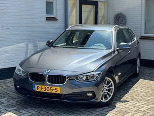 BMW 3-serie Touring 320d High Executive Navigatie