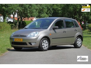 Ford Fiesta 1.4-16V Ghia 5 deurs / APK tot 8 juni 2025 /