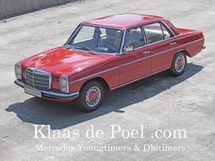 Mercedes-Benz 200-280 (W115) W115 220D 25.000 km karneolrot