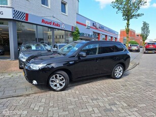 MITSUBISHI OUTLANDER 2.0 PHEV INSTYLE / Schuifdak / Cruise