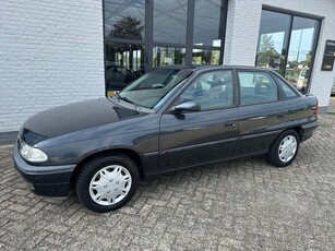 Opel Astra 1.6i Fresh 70.000KM !!! Airco Automaat Electr.