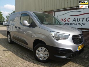 Opel Combo 1.2 Turbo L1H1 Innovation / AIRCO / 3-PERSONEN /