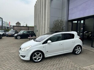 Opel Corsa 1.4-16V OPC Line! Automaat! PANO! NAVI! INRUIL