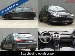 Peugeot 206 1.1 Pop' Art * LAGE KM !! (bj 2004)