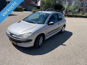 Peugeot 206 1.4 XT! AUTOMAAT! Nw distributie! (bj 1999)