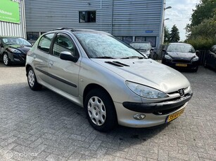 Peugeot 206 1.6-16V Griffe / PANO /IJSKOUDE AIRCO